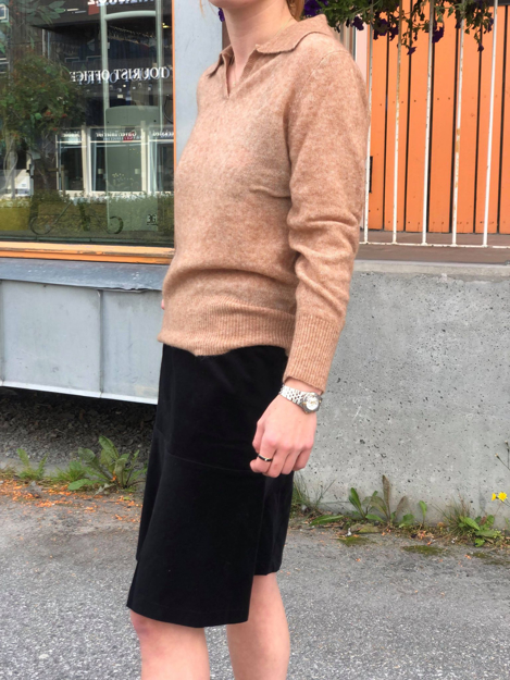 Bilde av ANEMONE PULLOVER - GENSER V-HALS MED KRAGE