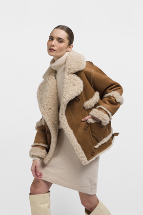 Bilde av URBANCODE SUEDETTE BONDEN FAUX FUR SHORT