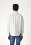 Bilde av GANT HERRE REG ARCHIVE OXFORD STRIPE SHIRT