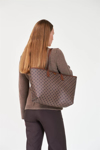 Bilde av ARNIE SAYS ULTIMATE MONOGRAM TOTE Brown ONE SIZE UNI